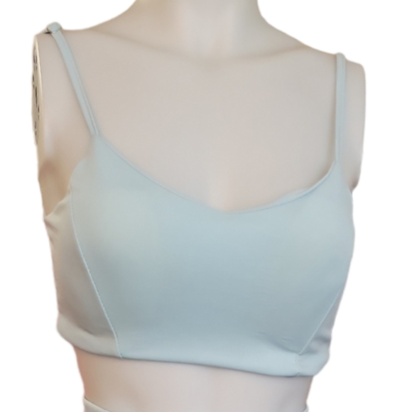 Ladies beautiful outfit - Picture 3 of 6